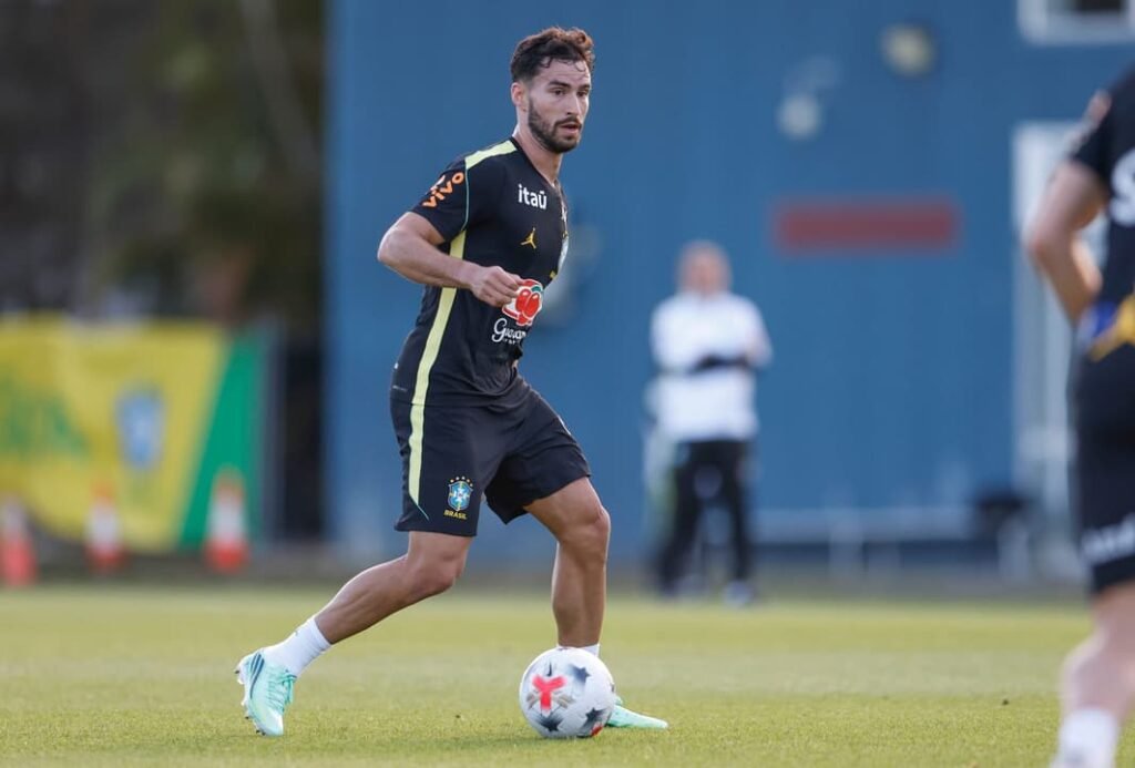 Volante Martinelli, do Fluminense, convocado para a Seleção Brasileira