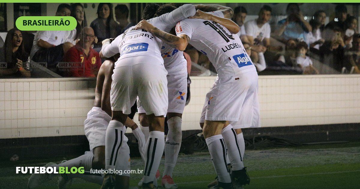 Jogadores do Santos comemoram gol em partida do Campeonato Brasileiro contra o São Paulo