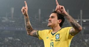 Pedro na Seleção Brasileira durante o amistoso contra a Índia, em Calcutá